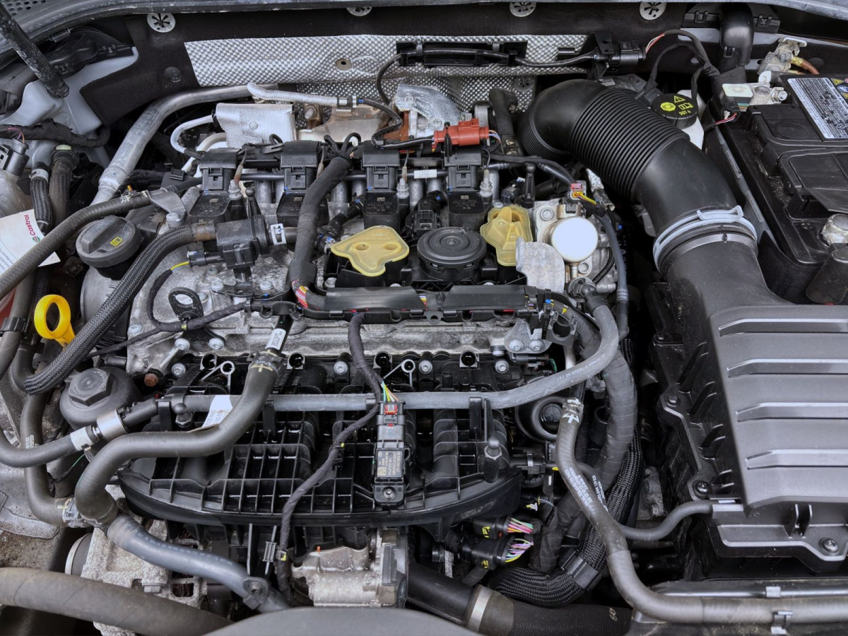 Thumb 17: Volkswagen Passat Variant 2.0 TSI DSG 4M R-LINE PANO AHK NAVI