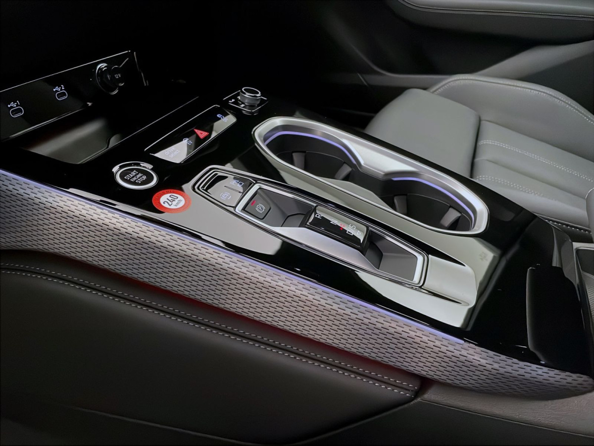 Thumb 12: Audi A6 Avant Q EDITION ONE S LINE B&O WR