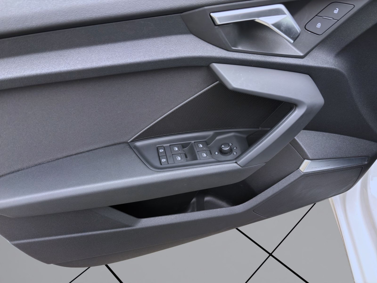 Thumb 9: Audi A3 Sportback 35 TDI ADVANCED NAVI+ MATRIX B&O PDC