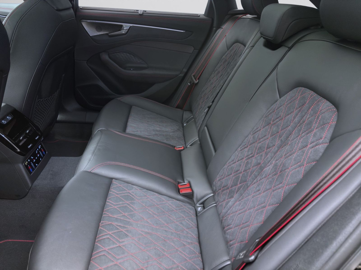 Thumb 14: Audi A6 Avant e-hybrid Q S LINE AHK B&O LUFTFAHRWEK PANO WR