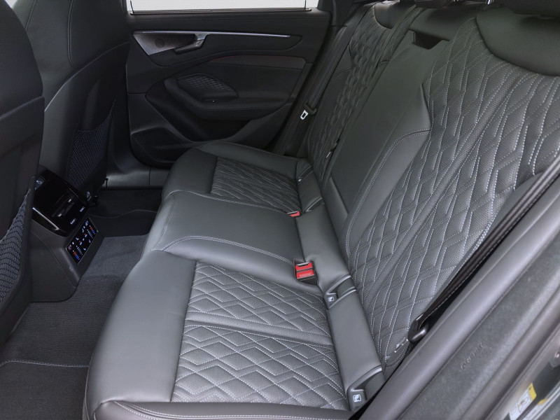 Bild 13: Audi A6 Avant e-hybrid Q EDITION ONE S LINE AHK B&O LUFTFAHRWEK PANO WR