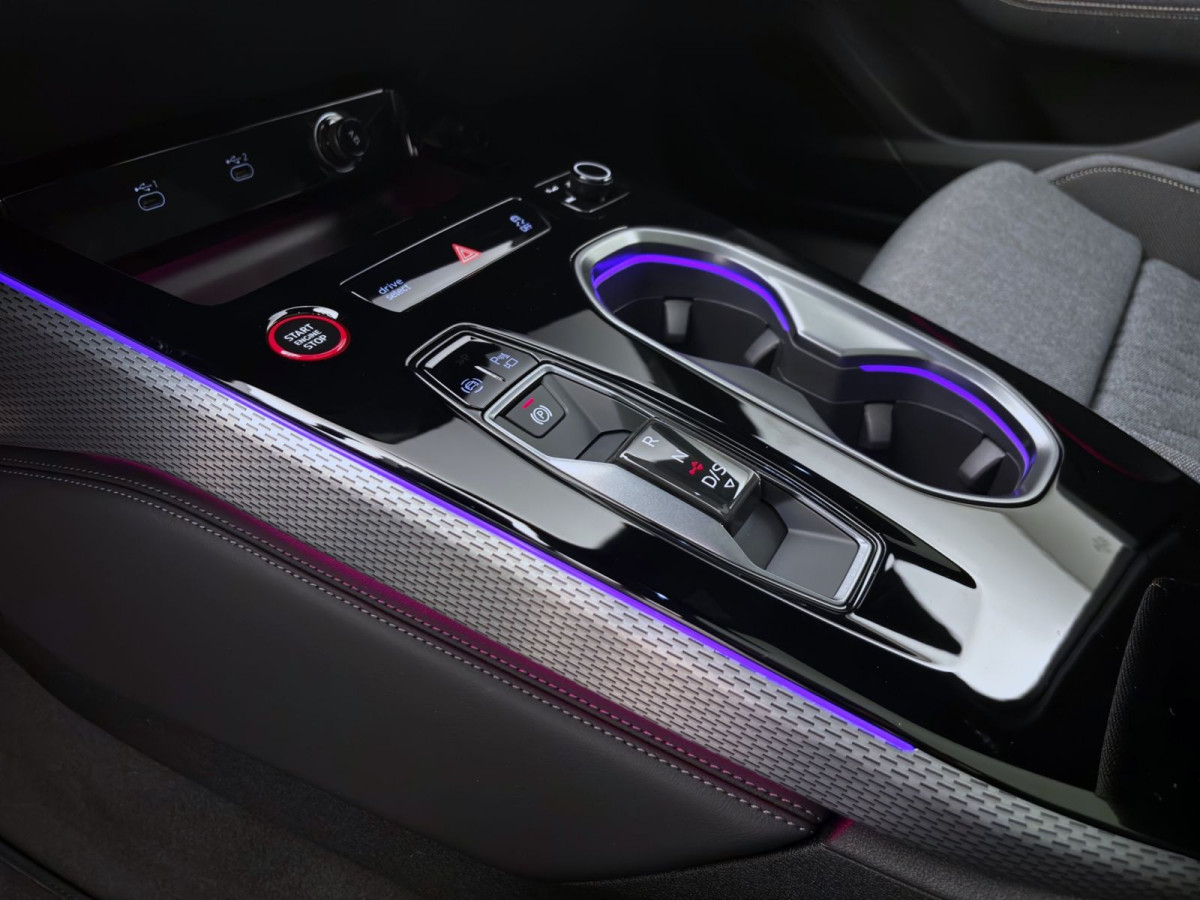 Thumb 12: Audi A6 Avant 40 TDI Q S LINE EDITION ONE PANO PDC B&O LM21