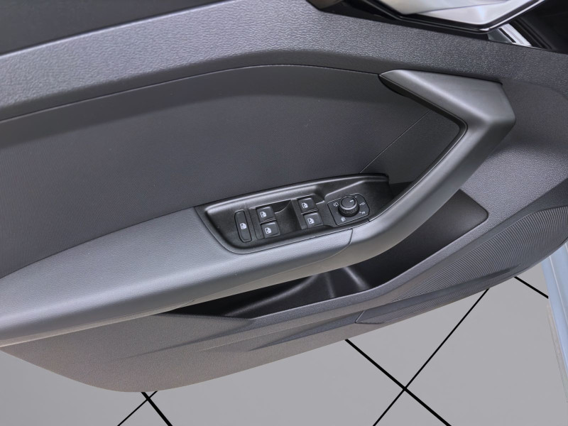 Bild 9: Audi A1 Sportback 30 TFSI ADVANCED SITZHZG KLIMA PDC DAB