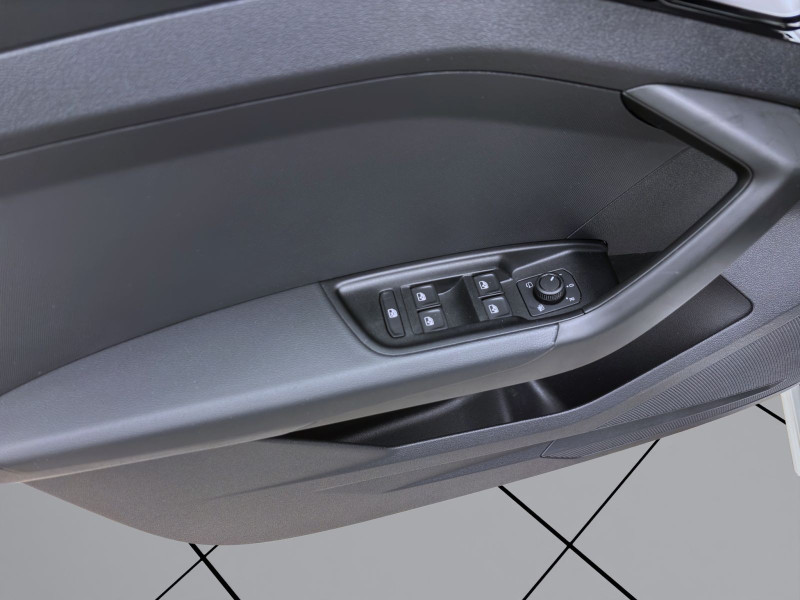 Bild 9: Audi A1 Sportback 30 TFSI S LINE SITZHZG PDC KLIMA VIRTUAL