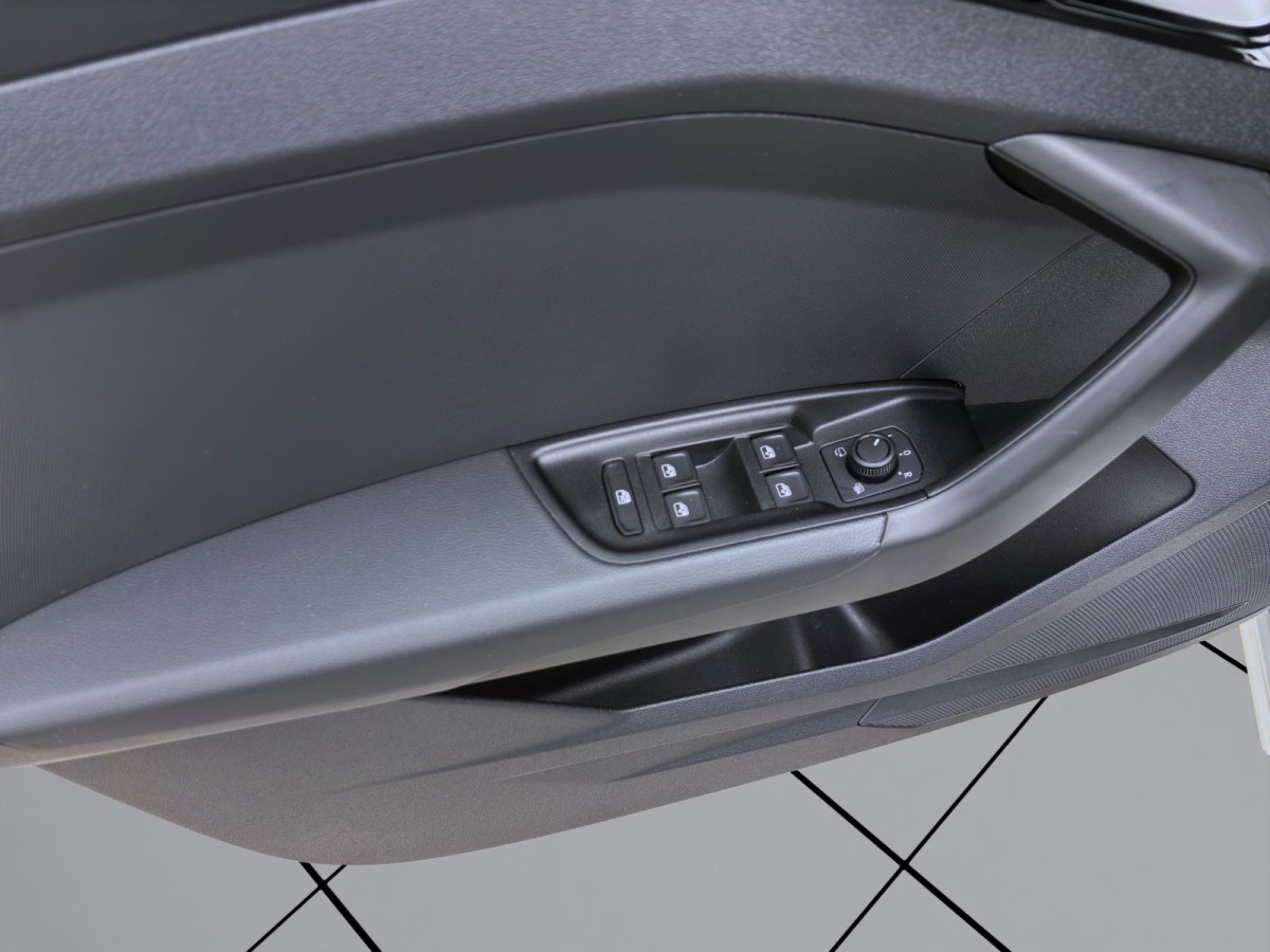 Thumb 9: Audi A1 Sportback 30 TFSI S LINE SITZHZG PDC KLIMA VIRTUAL