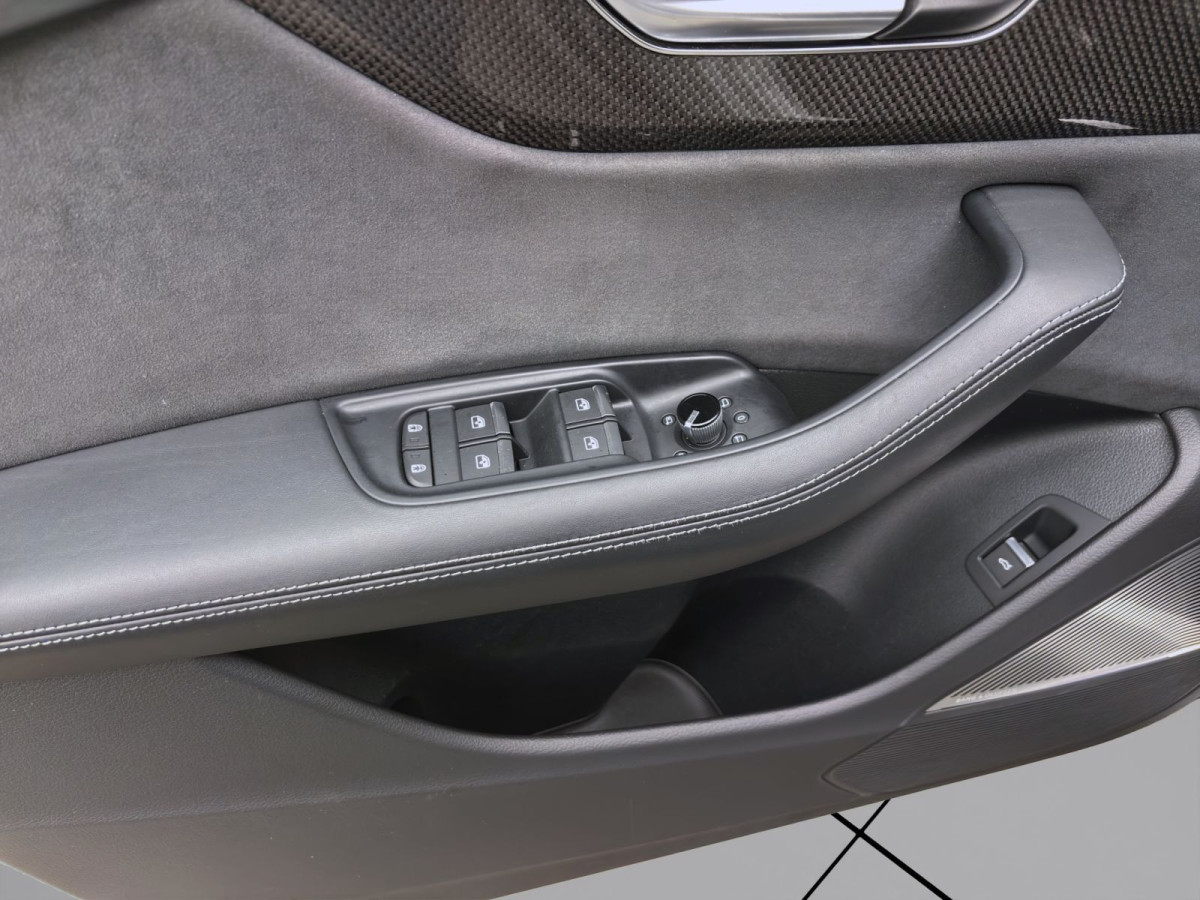 Thumb 9: Audi SQ8 Q STANDHZG PANO AHK 360° B&O HuD