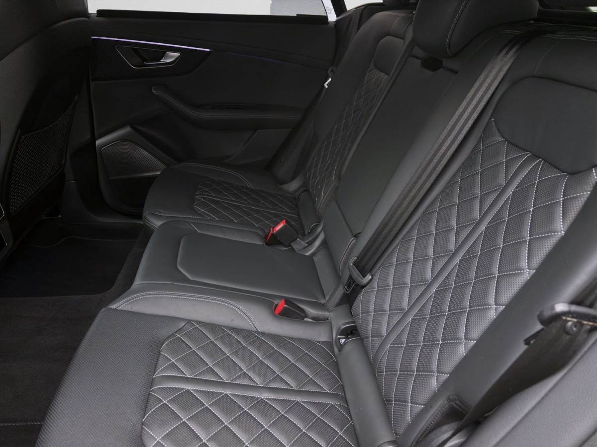 Thumb 14: Audi SQ8 Q STANDHZG PANO AHK 360° B&O HuD