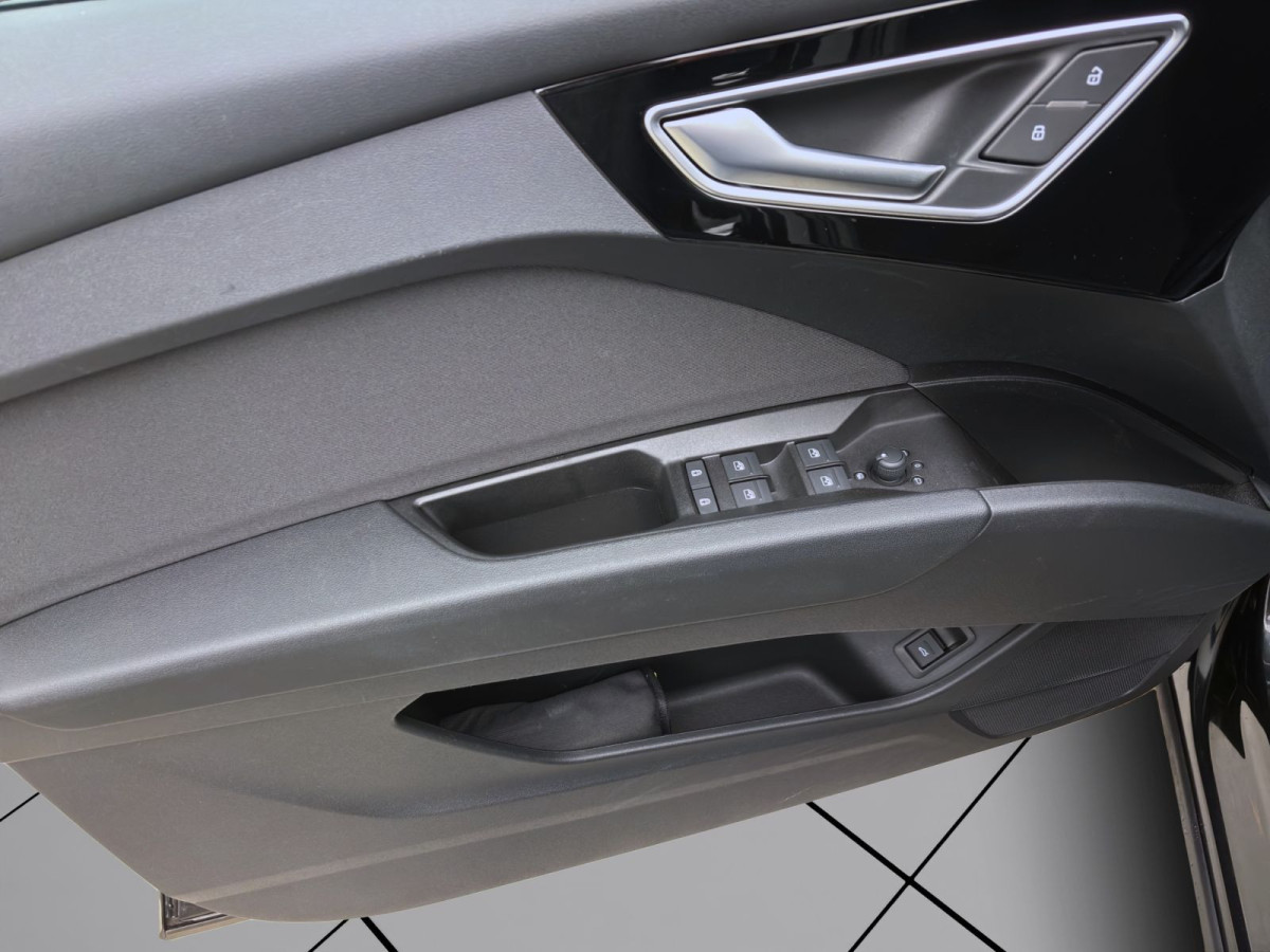Thumb 9: Audi Q4 35 e-tron S LINE NAVI+ KAMERA PDC SITZHZG