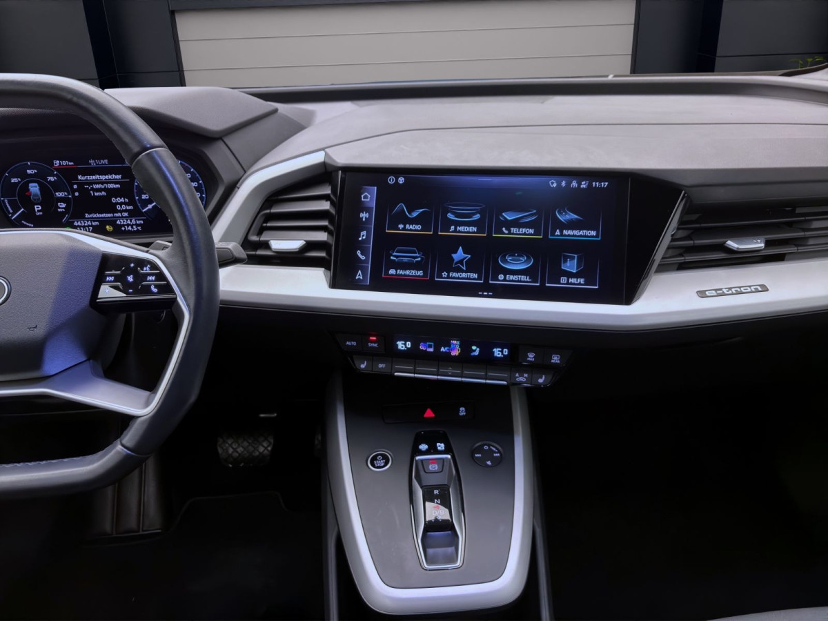 Thumb 13: Audi Q4 35 e-tron S LINE NAVI+ KAMERA PDC SITZHZG