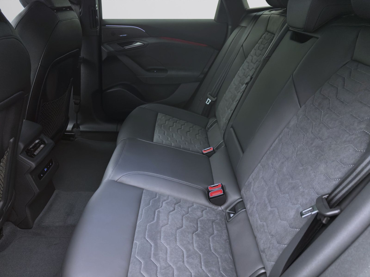 Thumb 14: Audi A6 Avant e-tron PERFORMANCE SLINE AHK B&O LUFTFAHRWERK LM21