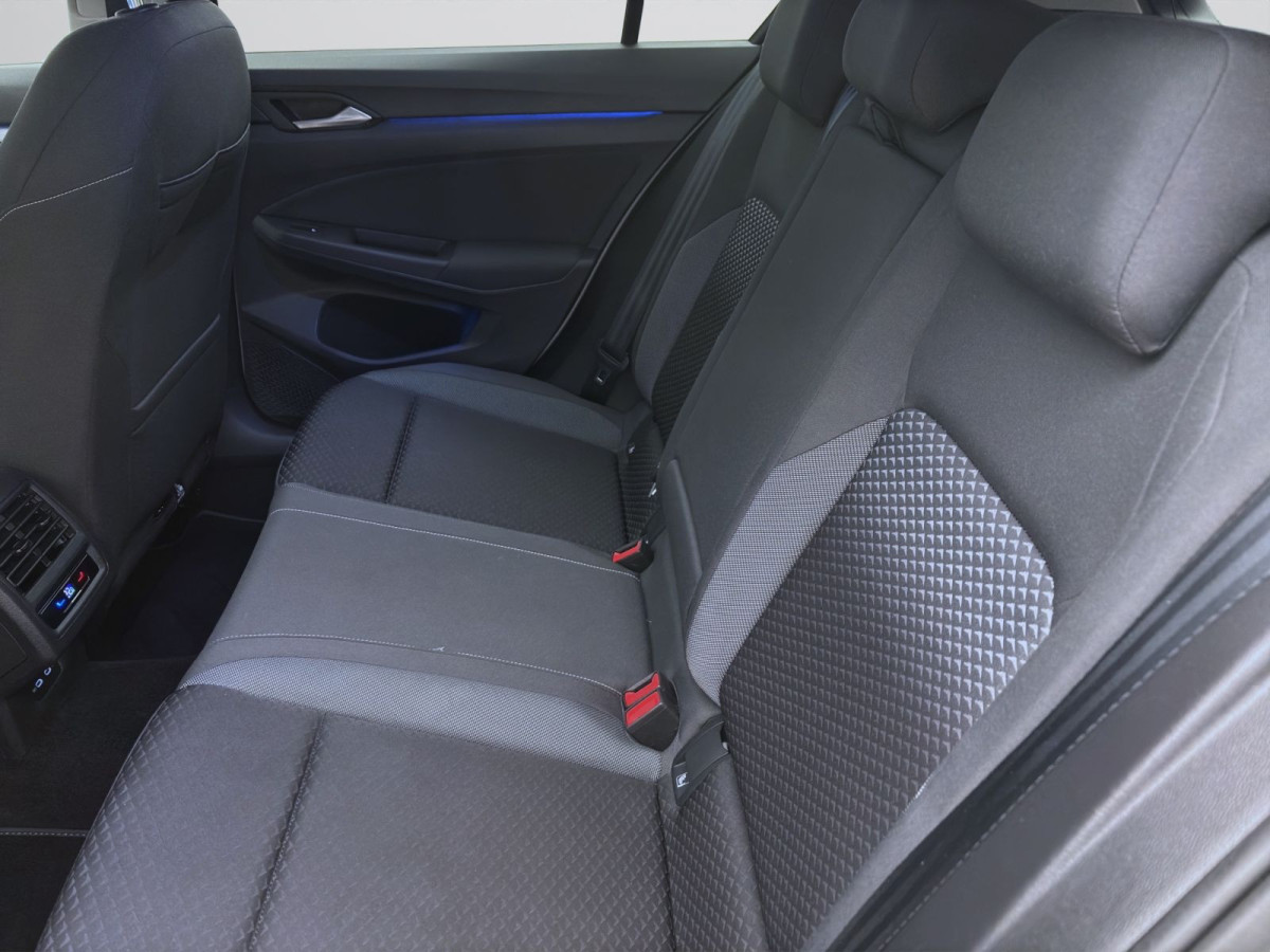 Thumb 13: Volkswagen Golf 2.0 TDI DSG ACTIVE AHK KAMERA NAVI SITZHZG