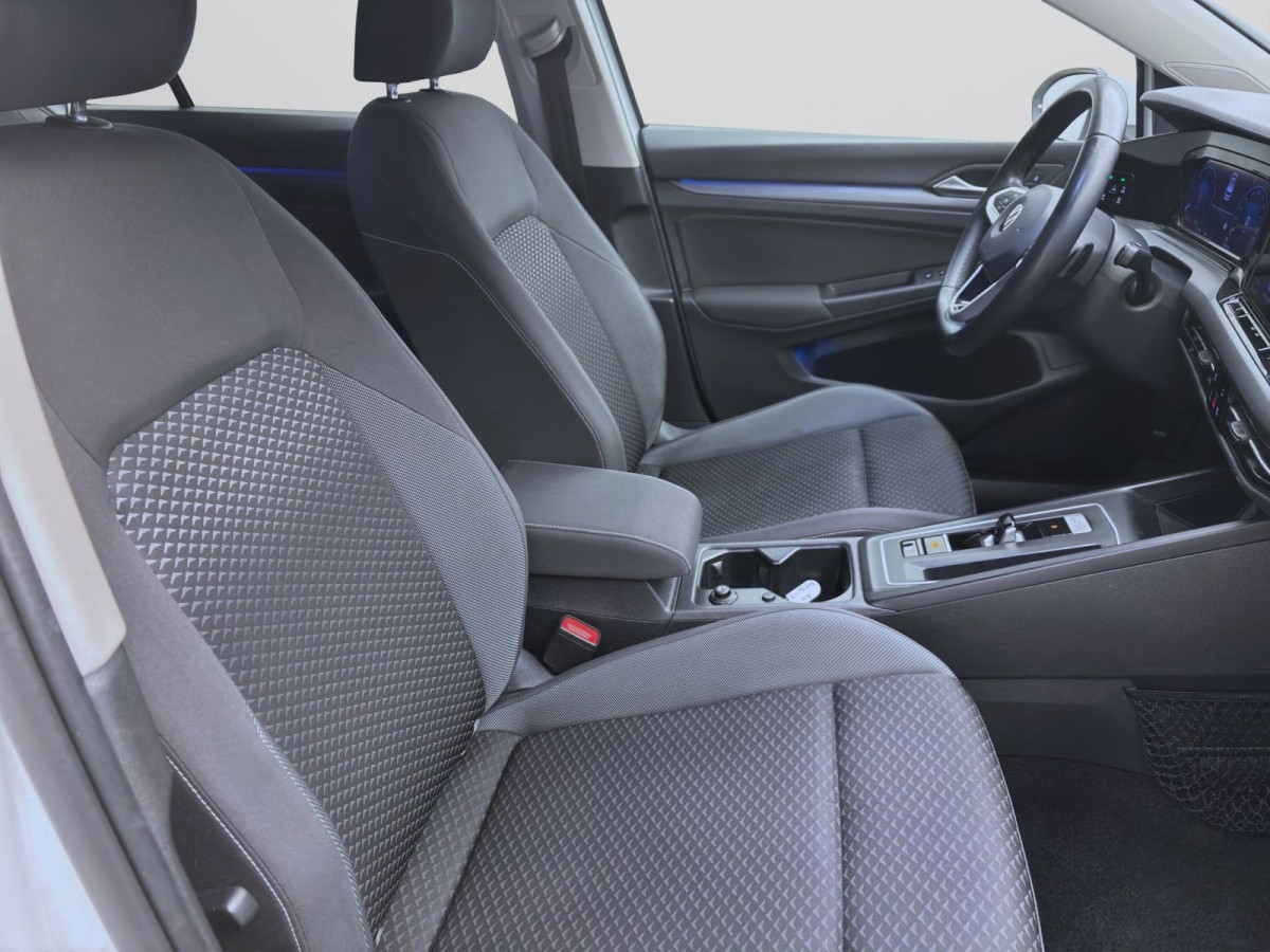 Thumb 14: Volkswagen Golf 2.0 TDI DSG ACTIVE AHK KAMERA NAVI SITZHZG