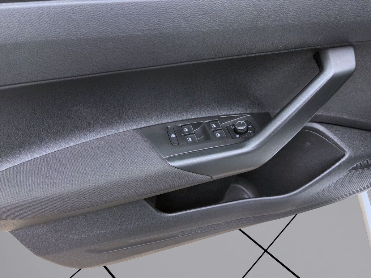 Thumb 9: Volkswagen Taigo 1.0 TSI DSG R-LINE AHK NAVI IQ.LIGHT KAMERA