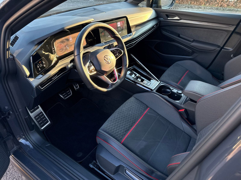 Volkswagen - Golf GTI
