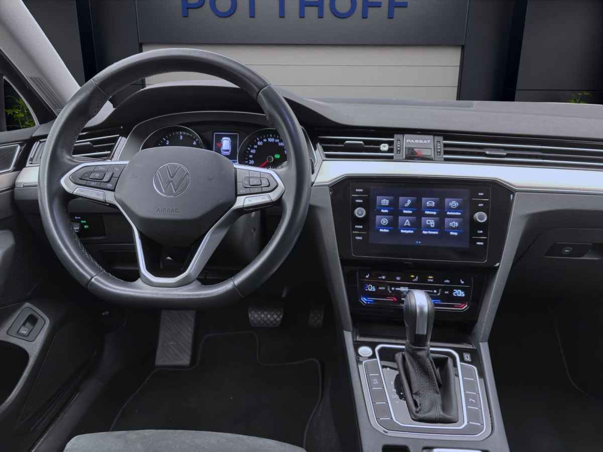 Thumb 12: Volkswagen Passat Variant 2.0 TDI DSG ELEGANCE AHK NAVI IQ.LIGHT ACC