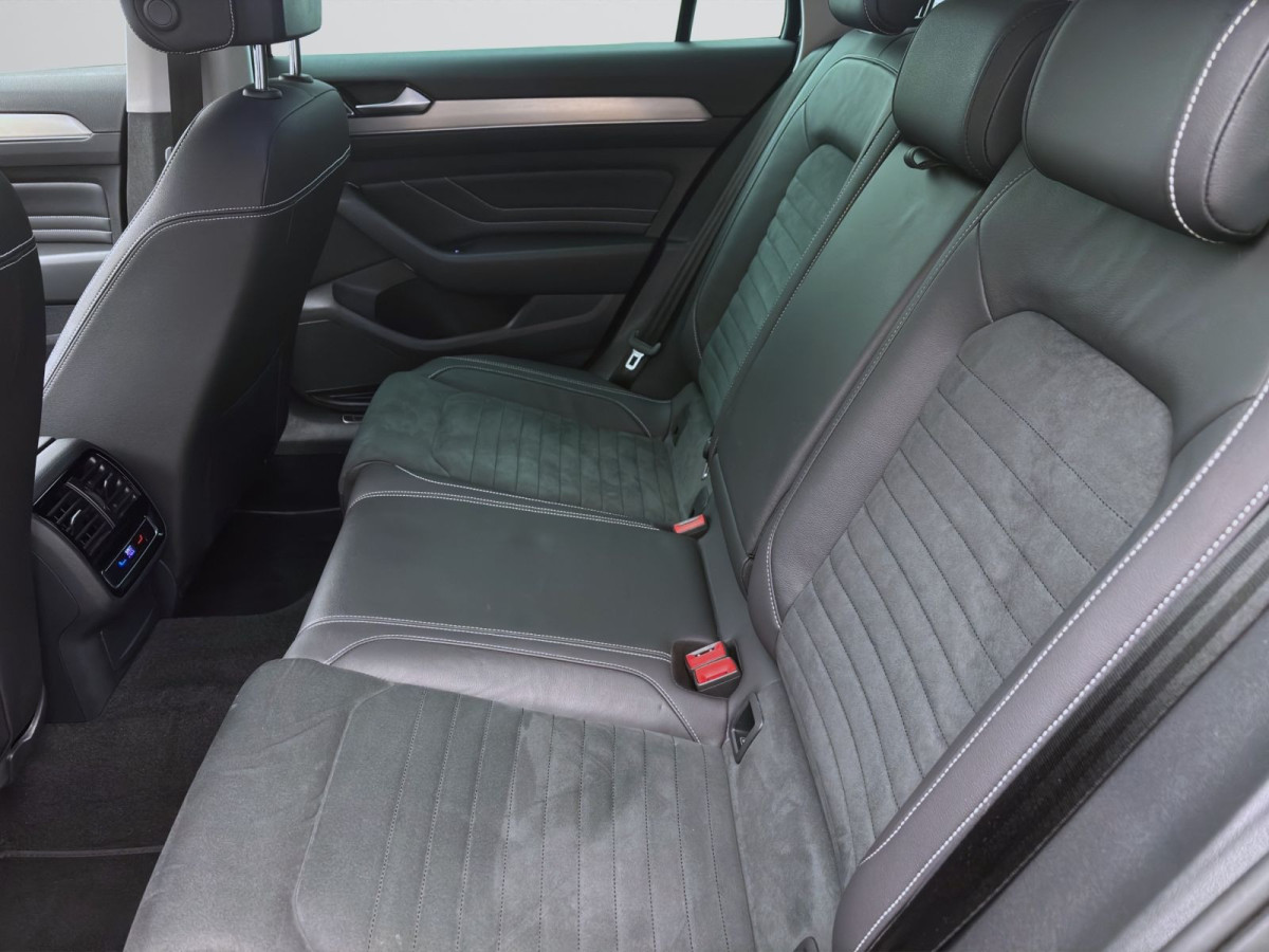 Thumb 14: Volkswagen Passat Variant 2.0 TDI DSG ELEGANCE AHK NAVI IQ.LIGHT ACC