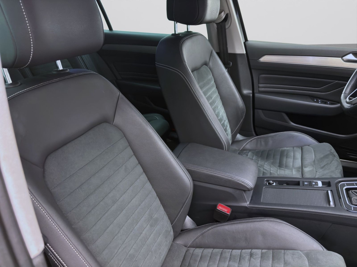 Thumb 15: Volkswagen Passat Variant 2.0 TDI DSG ELEGANCE AHK NAVI IQ.LIGHT ACC