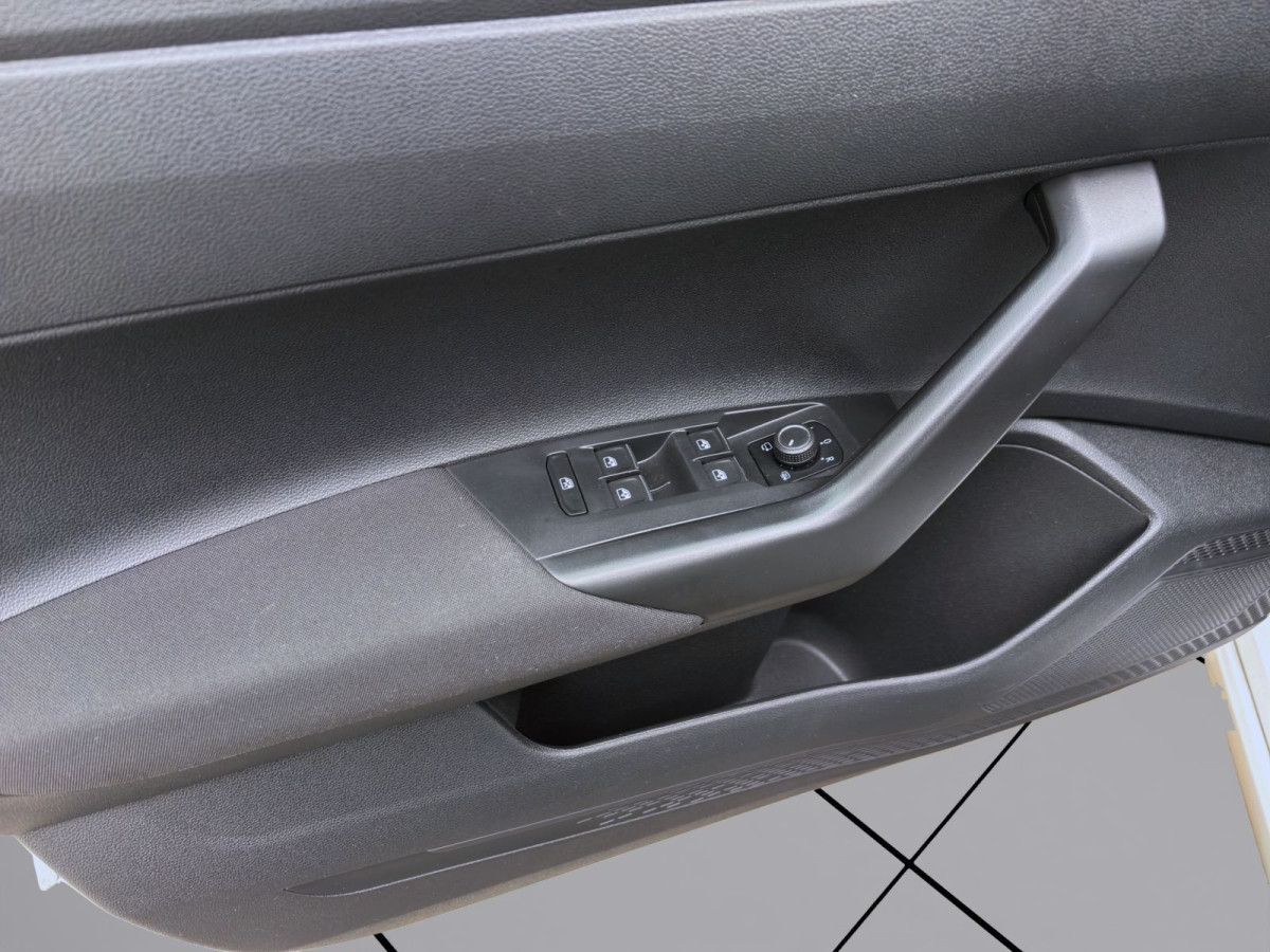 Thumb 9: Volkswagen Taigo 1.5 TSI DSG R-LINE BLACK STYLE NAVI IQ.LIGHT