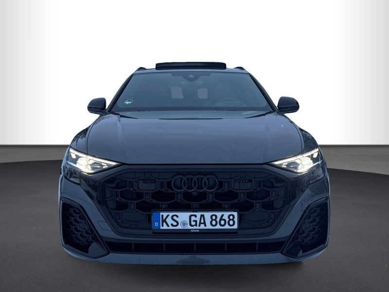 Audi - Q8