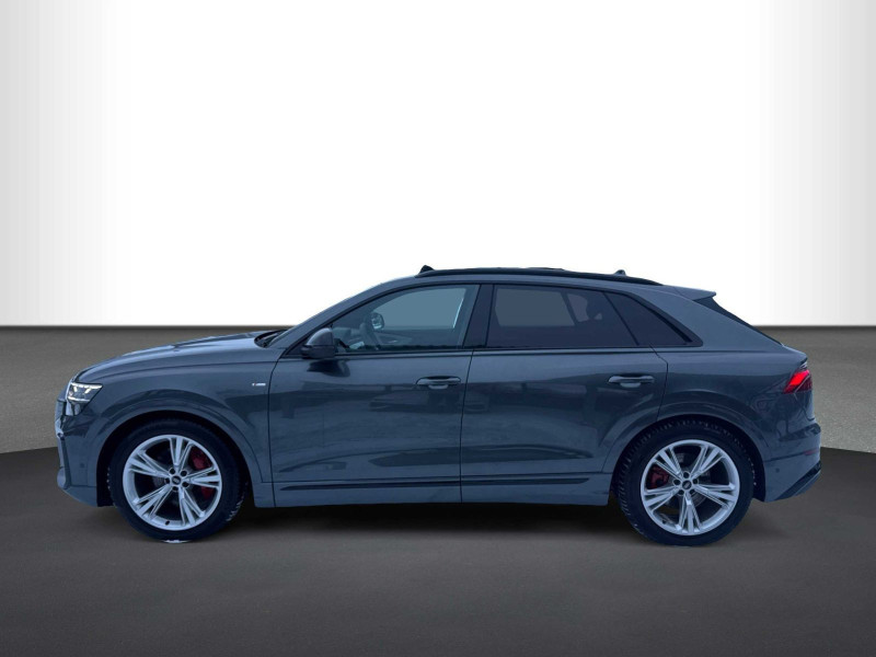 Audi - Q8