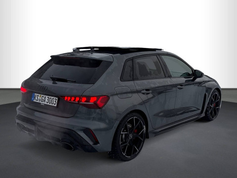 Audi RS 3 Sportback - RS3 Sportback 2.5 TFSI quattro HEAD-UP, PANO, MATRIX