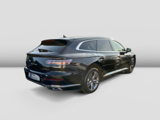 Fahrzeugbild eines Volkswagen Arteon Shooting Brake in schwarz.