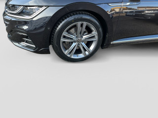 Fahrzeugbild eines Volkswagen Arteon Shooting Brake in schwarz.