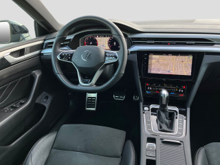 Fahrzeugbild eines Volkswagen Arteon Shooting Brake in schwarz.