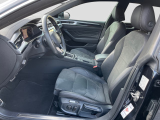 Fahrzeugbild eines Volkswagen Arteon Shooting Brake in schwarz.