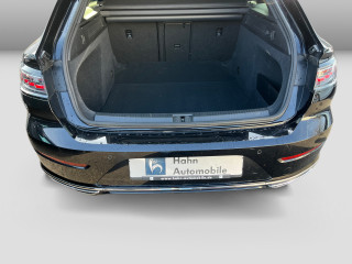Fahrzeugbild eines Volkswagen Arteon Shooting Brake in schwarz.