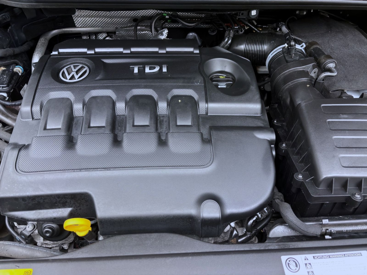 Thumb 17: Volkswagen Touran 2.0 TDI DSG COMFORTLINE PANO AHK NAVI KAMERA