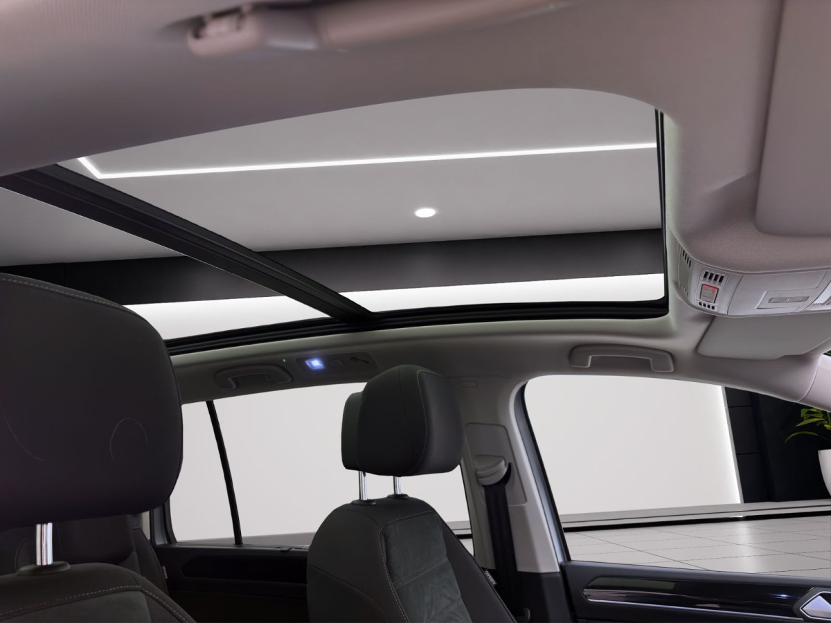 Thumb 16: Volkswagen Touran 2.0 TDI DSG HIGHLINE PANO STDHZG AHK NAVI