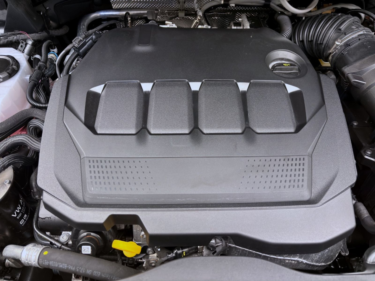 Thumb 17: Volkswagen Touran 2.0 TDI DSG HIGHLINE PANO STDHZG AHK NAVI