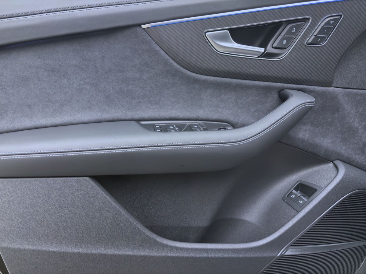 Thumb 9: Audi Q7 SUV TFSI e Q S LINE BUSINESS AHK LM22 PANO WR20