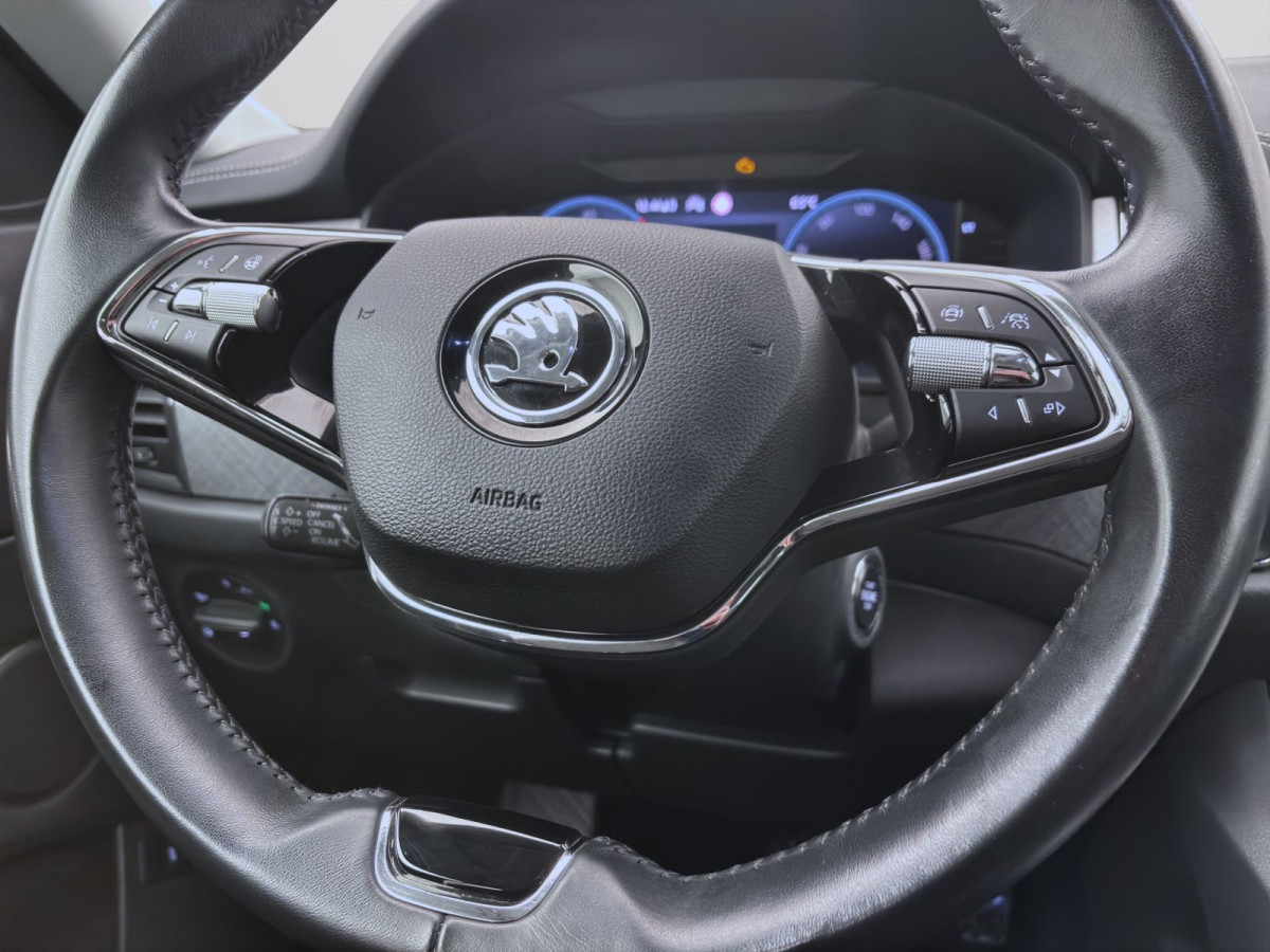 Thumb 11: Škoda Kodiaq 2.0 TDI DSG 4x4 TOUR NAVI ACC MATRIX AHK Kamera 7S