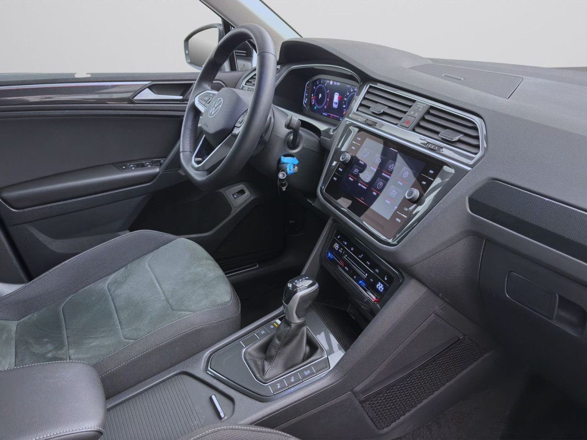 Thumb 16: Volkswagen Tiguan 1.5 TSI DSG ELEGANCE STDHZG AHK IQ.LIGHT KAMERA
