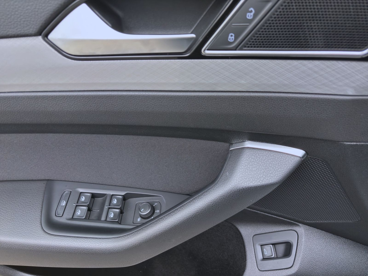 Thumb 9: Volkswagen Passat Variant 2.0 TDI DSG BUSINESS NAVI KAMERA SITZHZG PDC