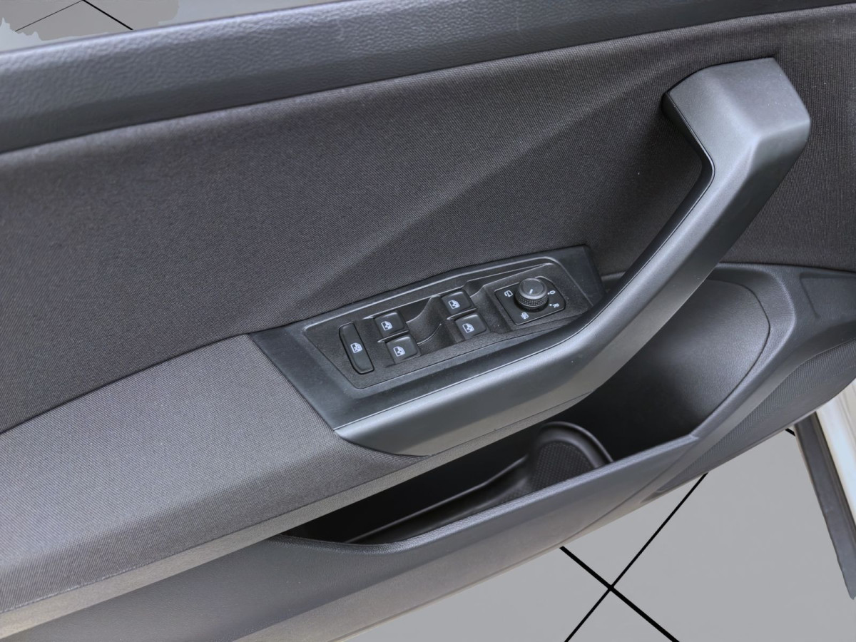 Thumb 9: Volkswagen T-Roc 1.0 TSI LIFE KAMERA PDC KLIMA LED