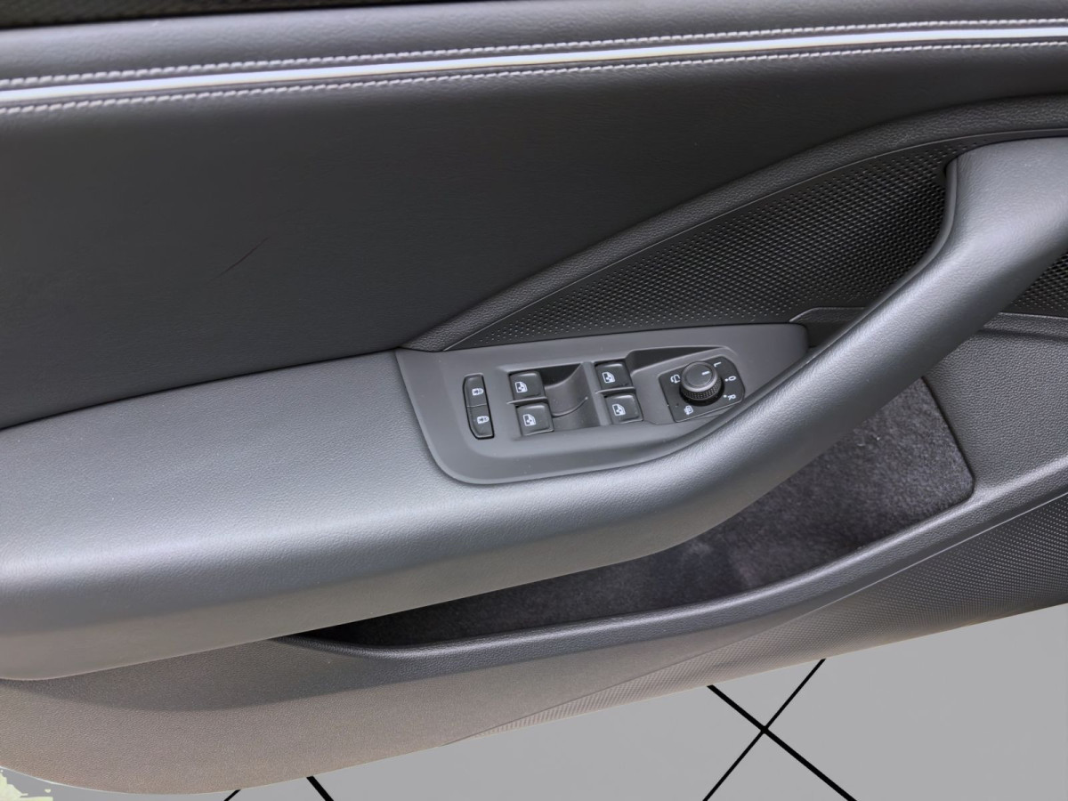 Thumb 9: Volkswagen Passat Variant 1.5 eTSI DSG BUSINESS AHK KAMERA NAVI PDC