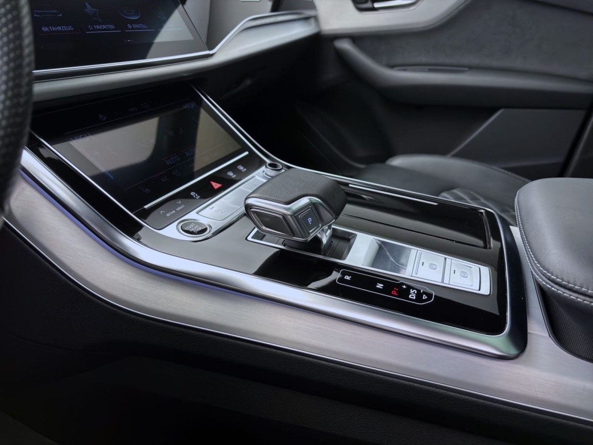 Thumb 13: Audi Q7 55 TFSIe Q S LINE PANO SITZHZG KAMERA VIRTUAL