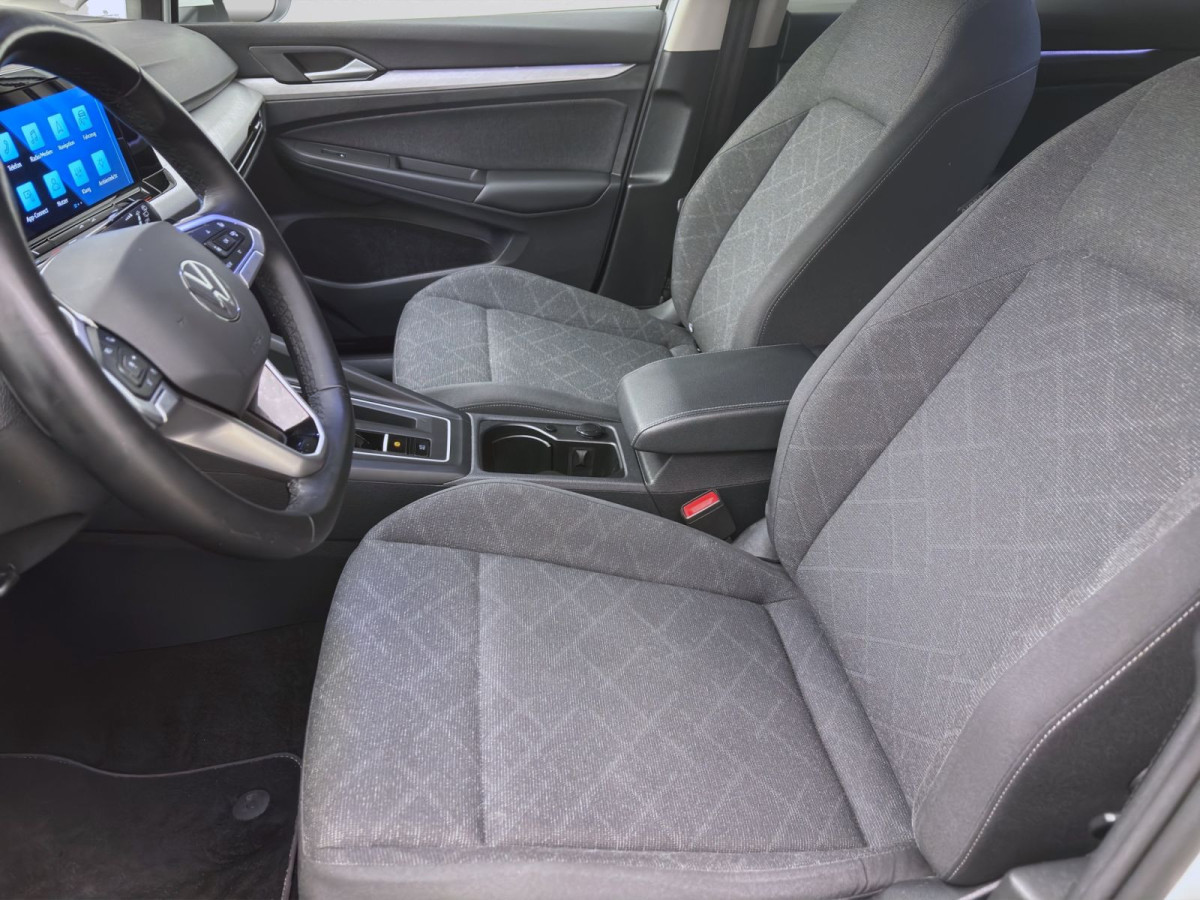 Thumb 8: Volkswagen Golf Variant 2.0 TDI DSG LIFE AHK KAMERA NAVI PDC