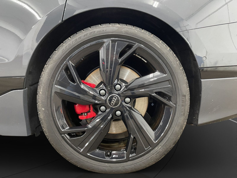 Audi - S6 Avant e-tron