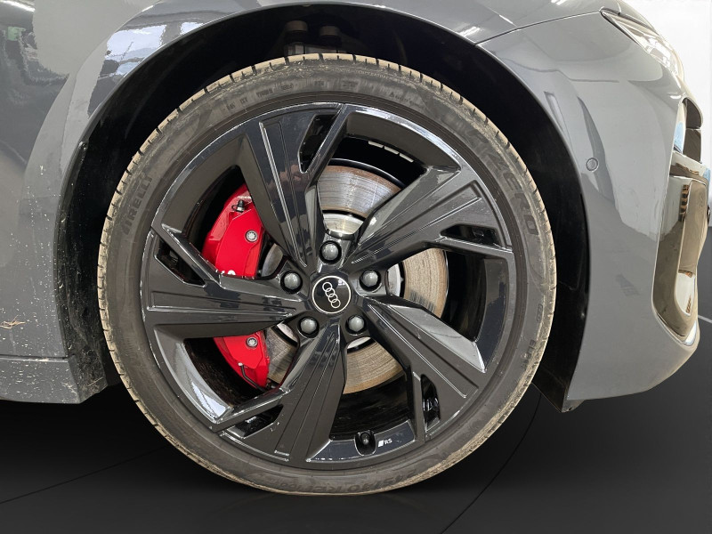 Audi - S6 Avant e-tron