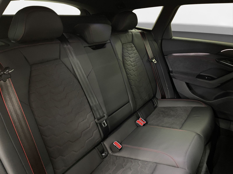 Audi - S6 Avant e-tron