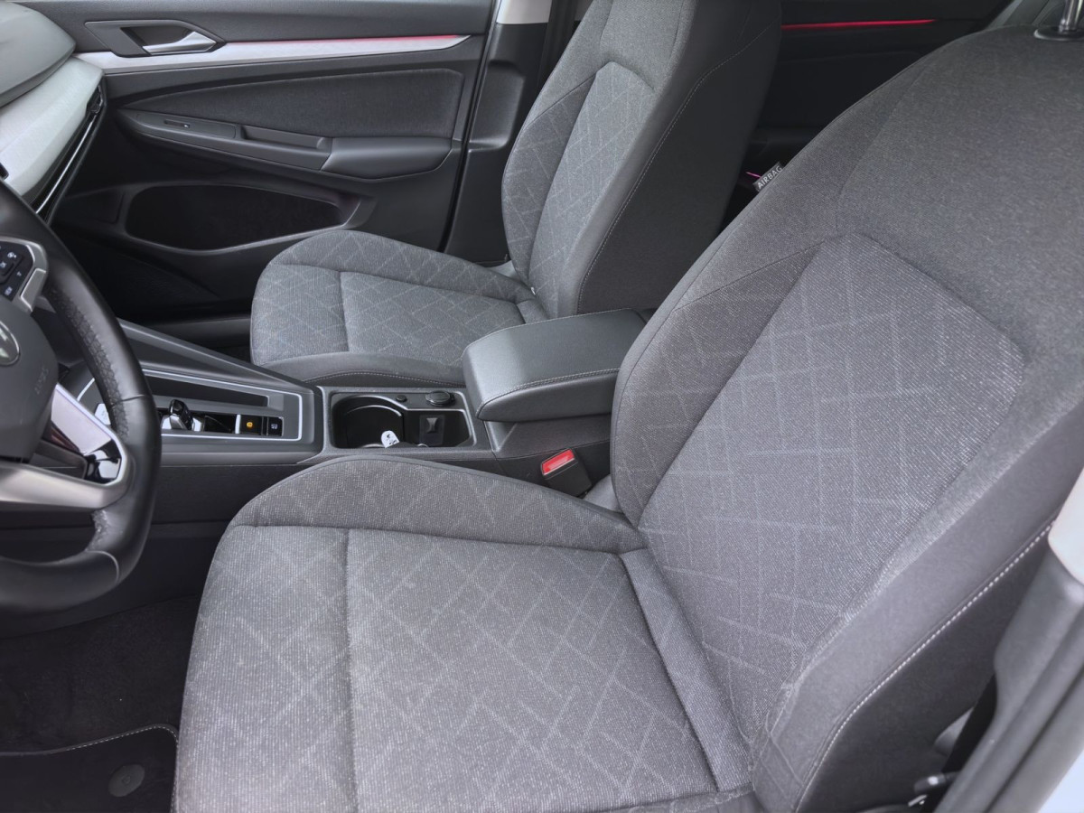 Thumb 8: Volkswagen Golf Variant 2.0 TDI DSG LIFE AHK NAVI KAMERA PDC