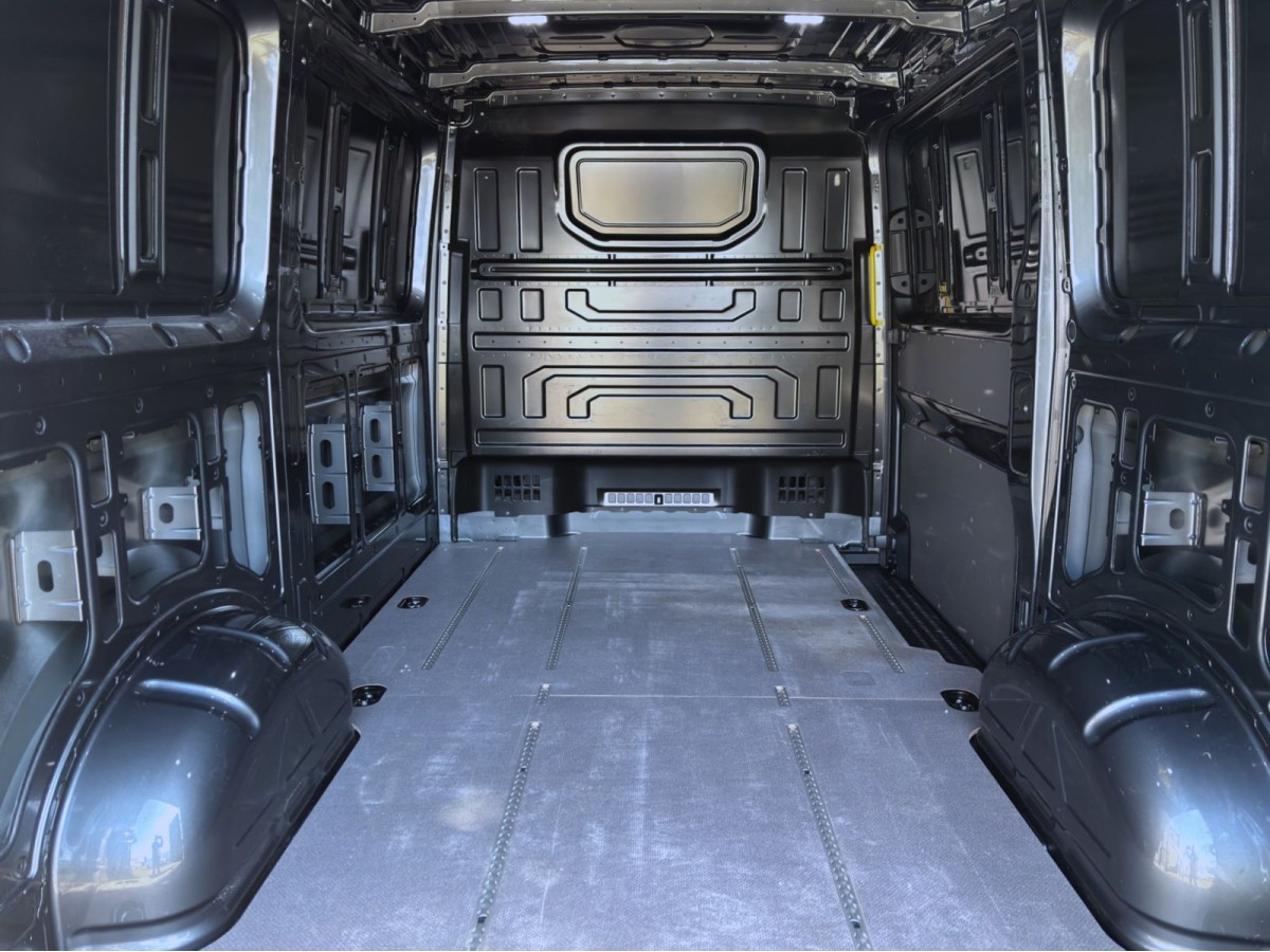 Thumb 14: Volkswagen Crafter 30 Kasten 2.0 TDI MITTELLANG NAVI KAMERA PDC SITZHZG