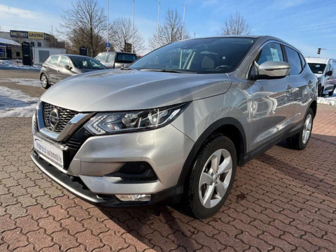 Automodell: Qashqai in der Farbe silber