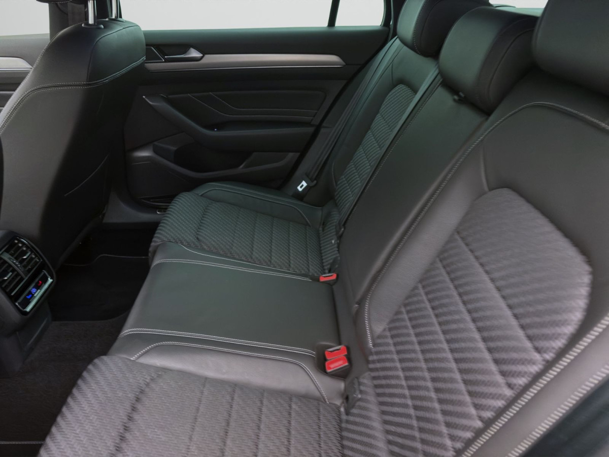Thumb 14: Volkswagen Passat Variant 2.0 TDI DSG BUSINESS AHK NAVI LED KAMERA