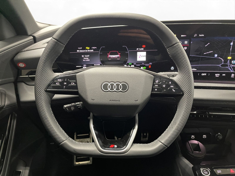 Audi - Q6 e-tron