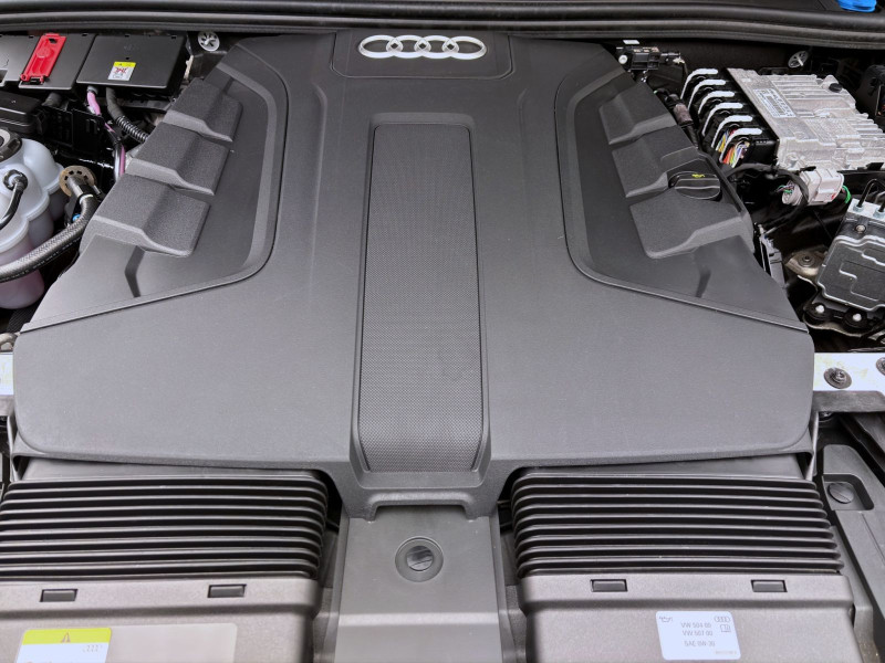 Bild 17: Audi Q7 50 TDI Q S LINE STADHZG PANO AHK HD-MATRIX